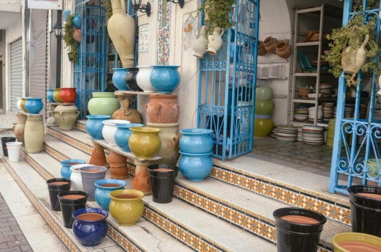 What makes Nabeul and Moknine pottery unique?